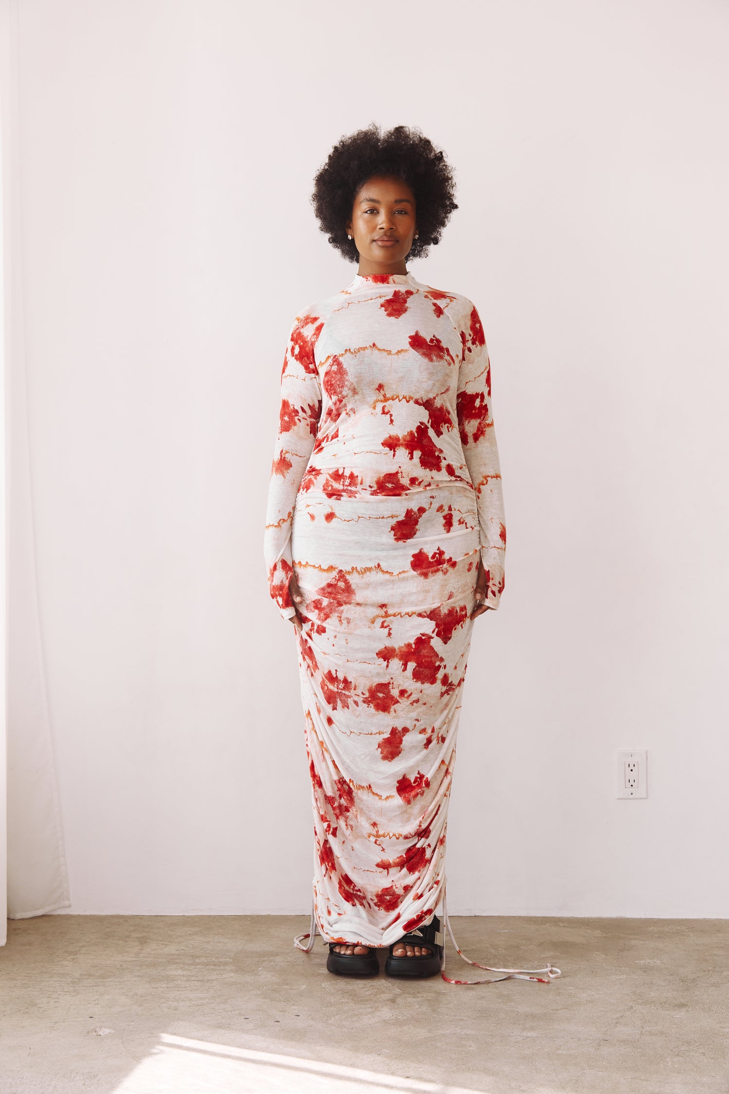 The Slinky Dress - Red Bloom
